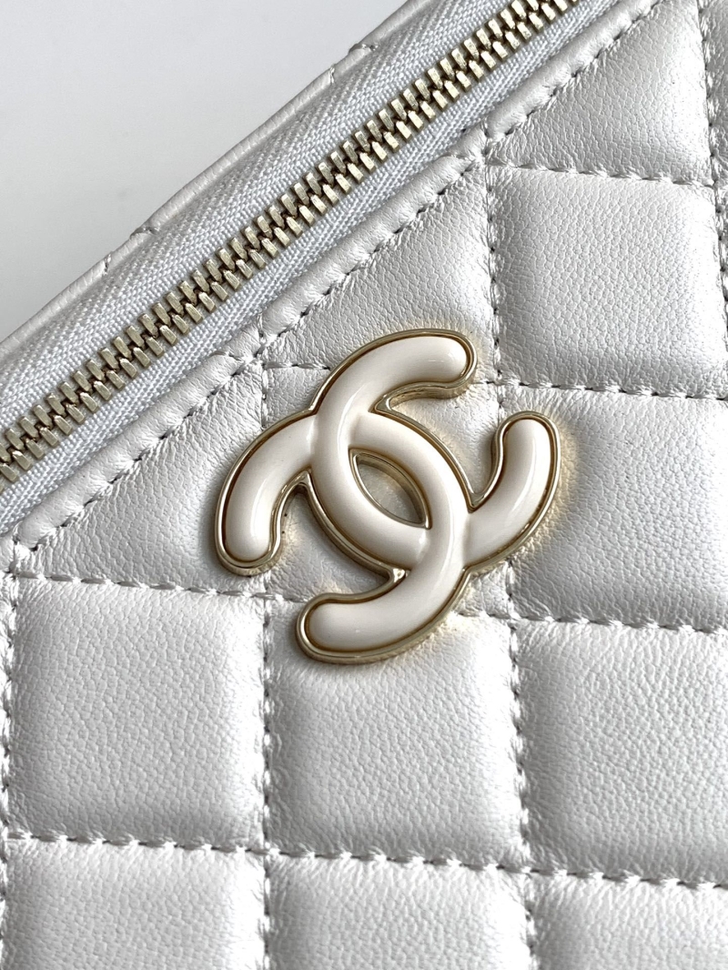 Ch**el cosmetic bags